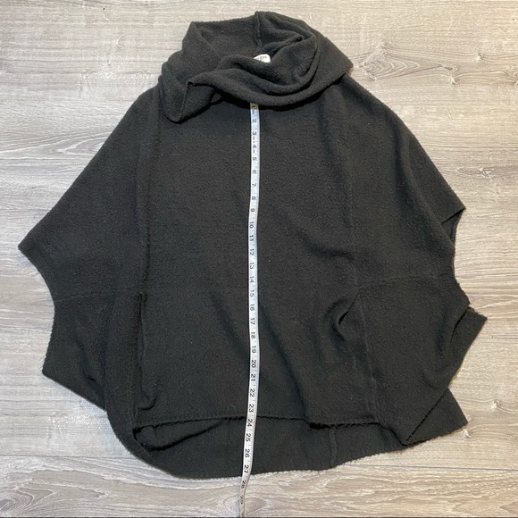 Umgee Butterfly Cowlneck Poncho - Picture 4 of 5